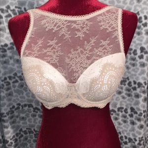 Victoria’s Secret dream angels high neck lace lined demi bra size 32DD